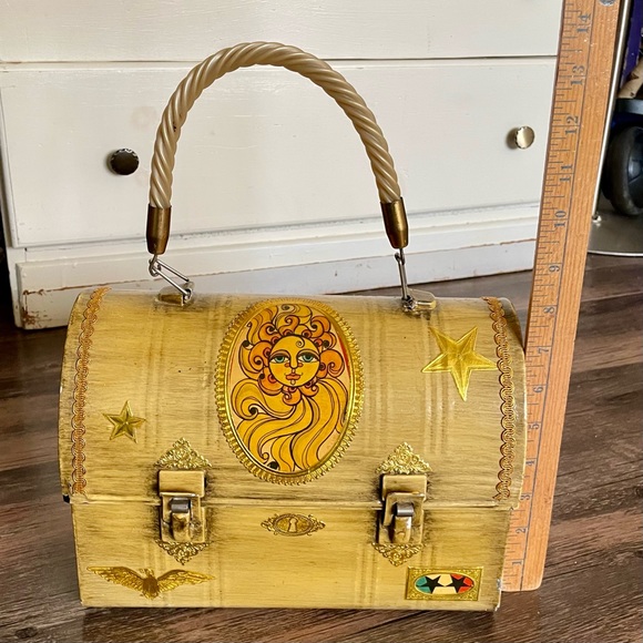 Vintage Decoupage Metal Lunchbox Purse Handbag Yellow Astrology Aquarius 1970 - Picture 8 of 11